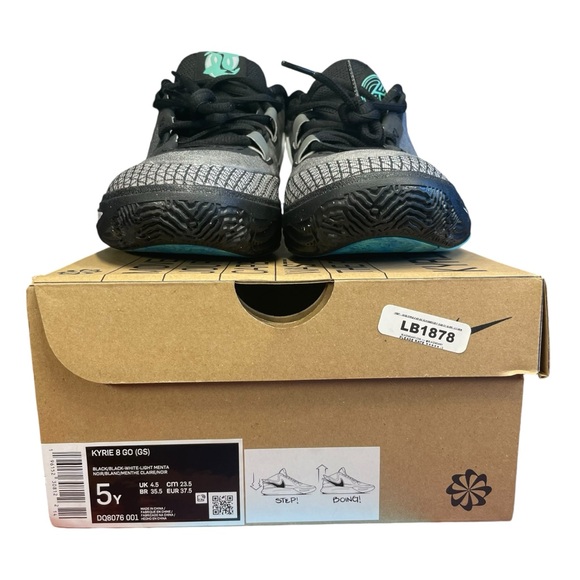 Nike Kyrie 8 GO (gs) “Orca” black-white-light menta. Size 5Y. - Picture 10 of 11